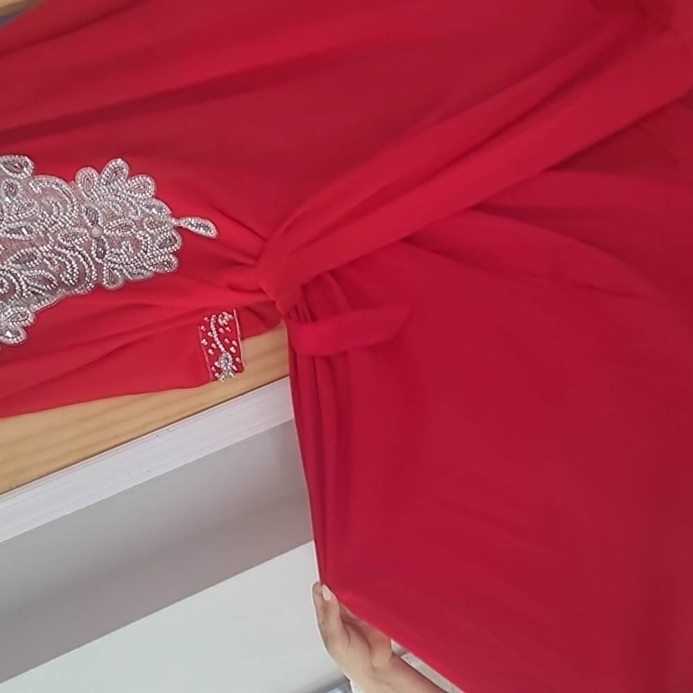 Gown - Picture 6 of 8